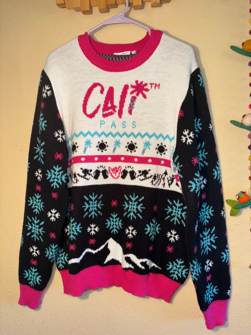EUC CALI PASS Double Knit Sweater. Cali Pass, which is a multi-resort ski and sn